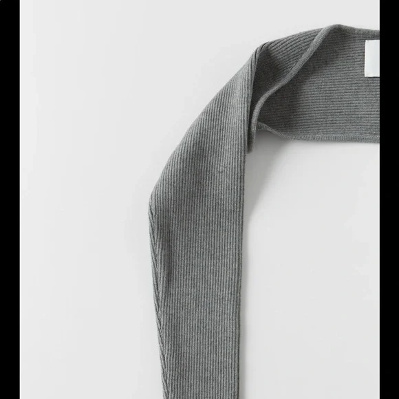 • Zara • Ribbed Knit Arm Warmers - Picture 2 of 3